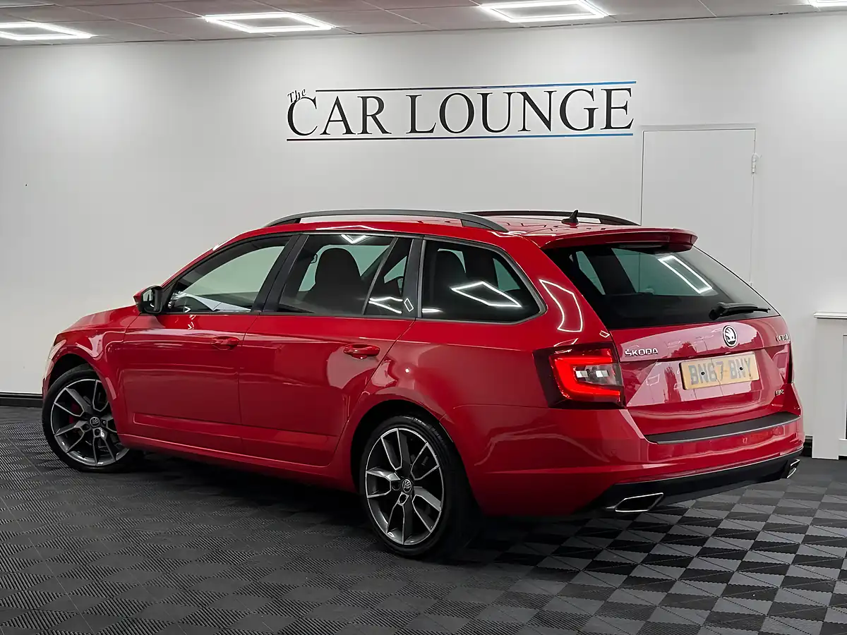 Used 2017 Skoda Octavia VRS Red - Interior and Exterior details 5
