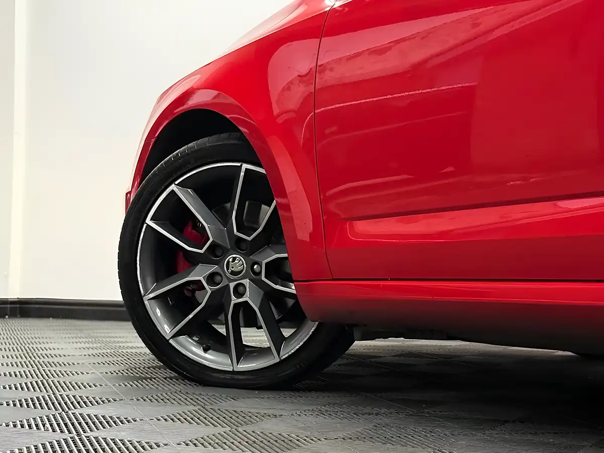 Used 2017 Skoda Octavia VRS Red - Interior and Exterior details 6