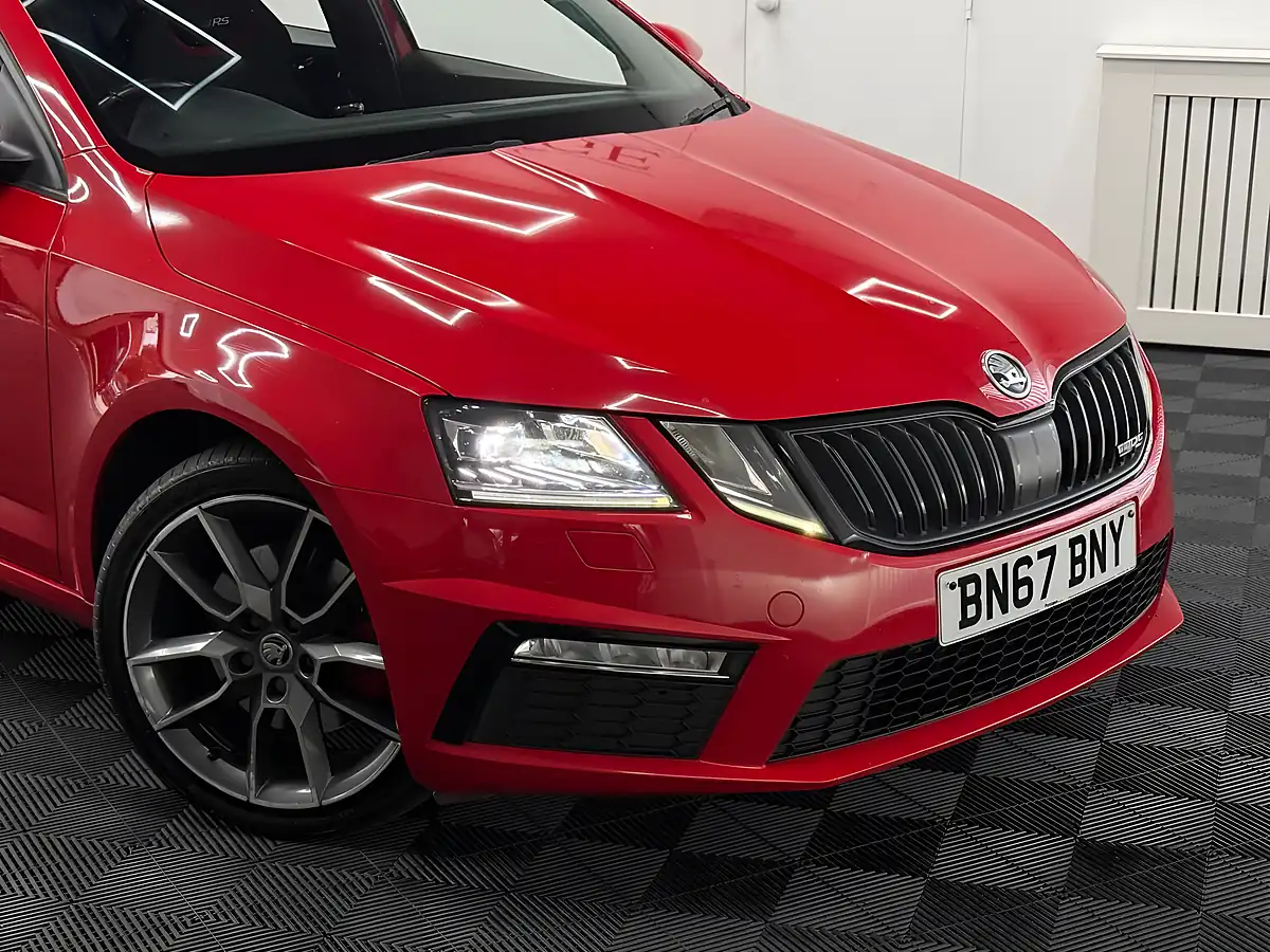 Used 2017 Skoda Octavia VRS Red - Interior and Exterior details 8