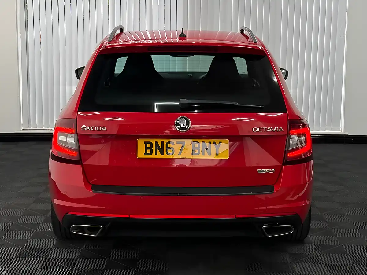 Used 2017 Skoda Octavia VRS Red - Interior and Exterior details 9