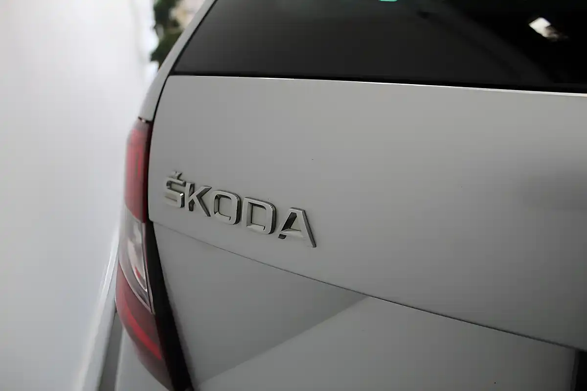 Used 2017 Skoda Octavia VRS Silver - Interior and Exterior details 12