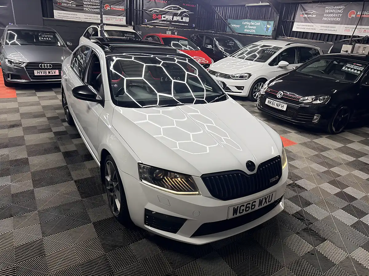 Used 2017 Skoda Octavia VRS White - Interior and Exterior details 11