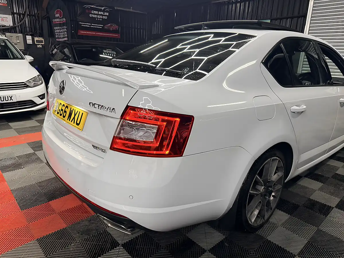 Used 2017 Skoda Octavia VRS White - Interior and Exterior details 12