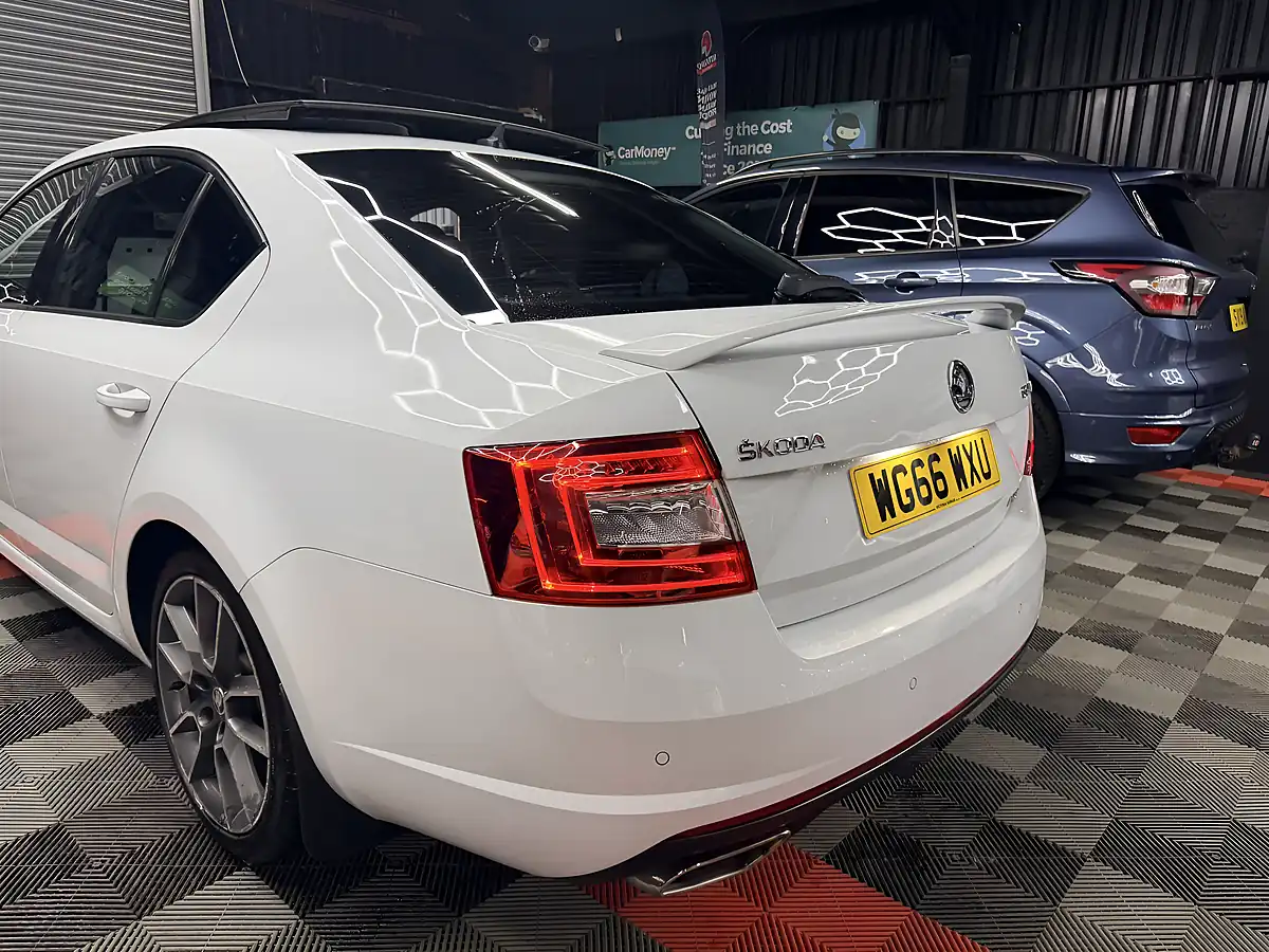 Used 2017 Skoda Octavia VRS White - Interior and Exterior details 13