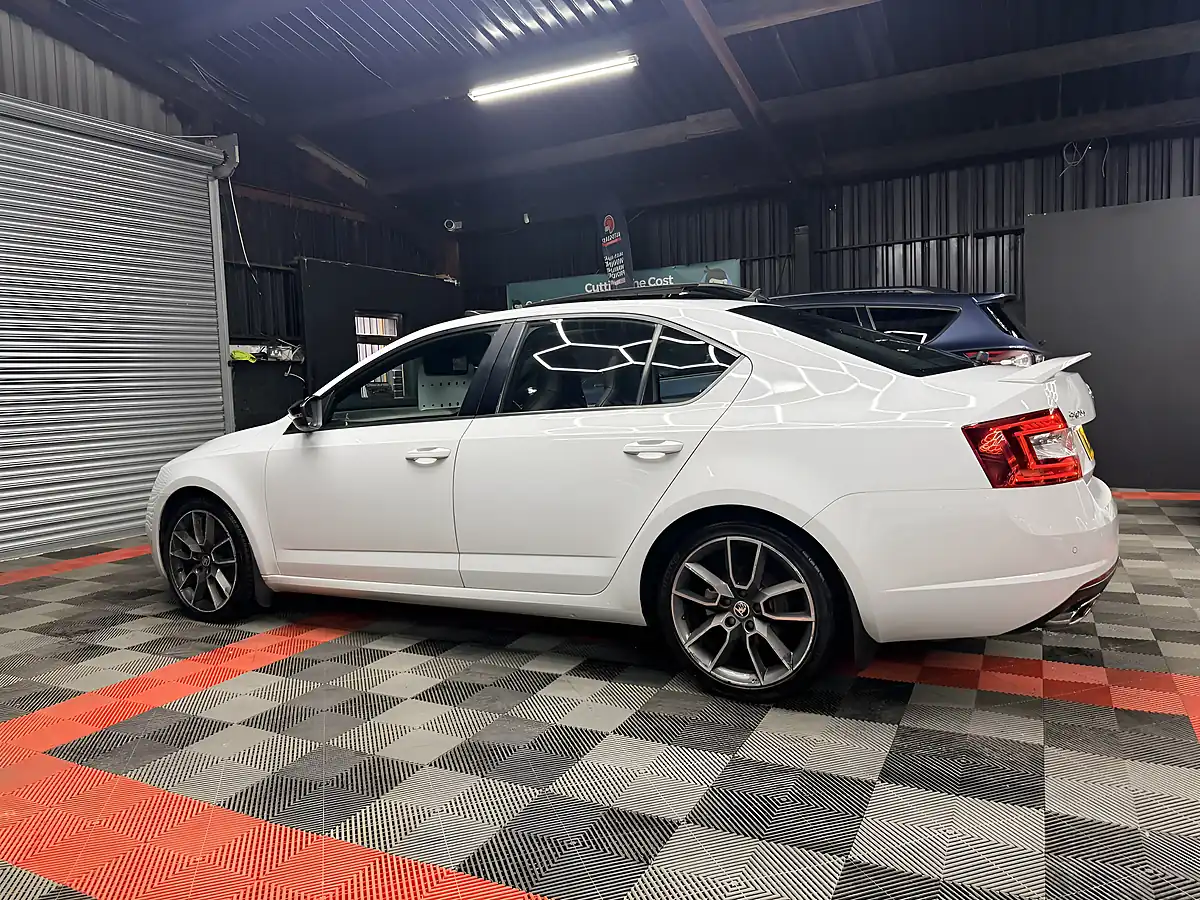 Used 2017 Skoda Octavia VRS White - Interior and Exterior details 14