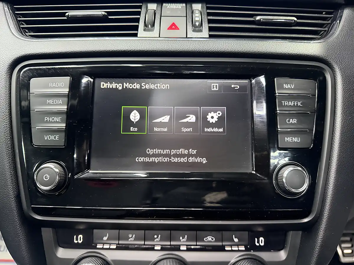 Used 2017 Skoda Octavia VRS White - Interior and Exterior details 17