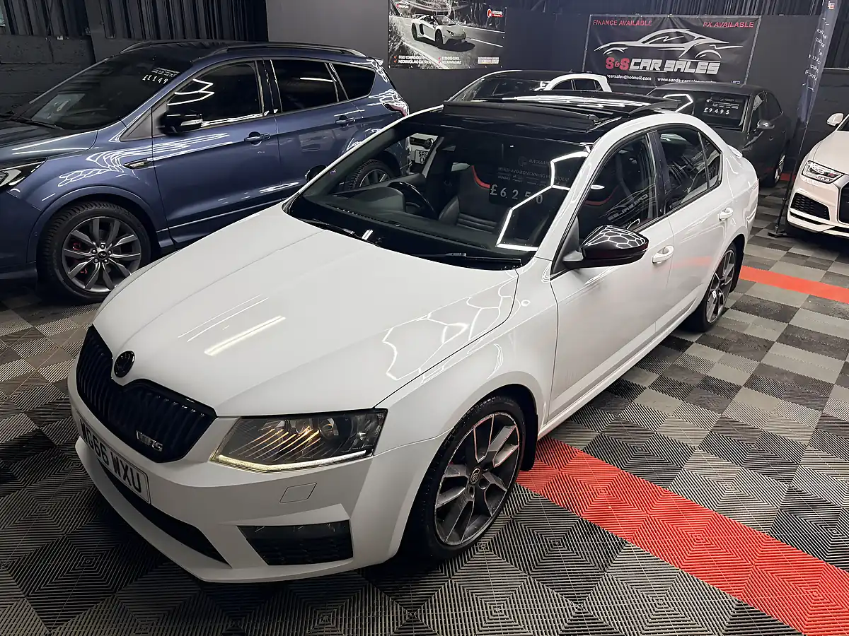 Used 2017 Skoda Octavia VRS White - Interior and Exterior details 4