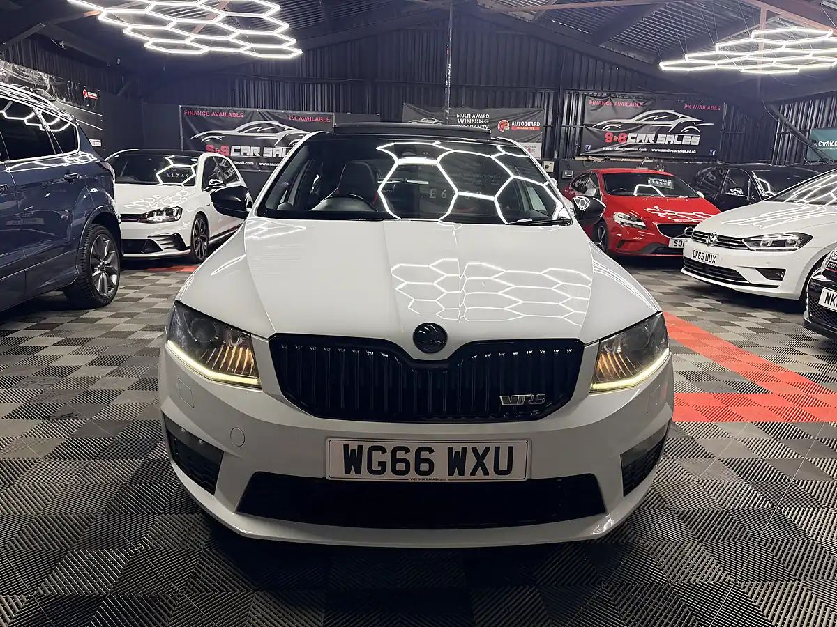 Used 2017 Skoda Octavia VRS White - Interior and Exterior details 5