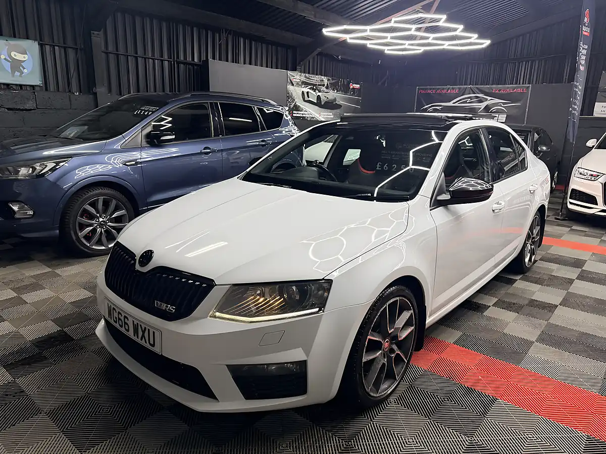 Used 2017 Skoda Octavia VRS White - Interior and Exterior details 6