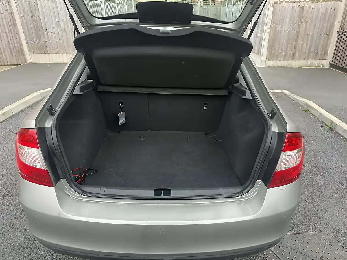 Used 2017 Skoda Rapid - Interior and Exterior details 12