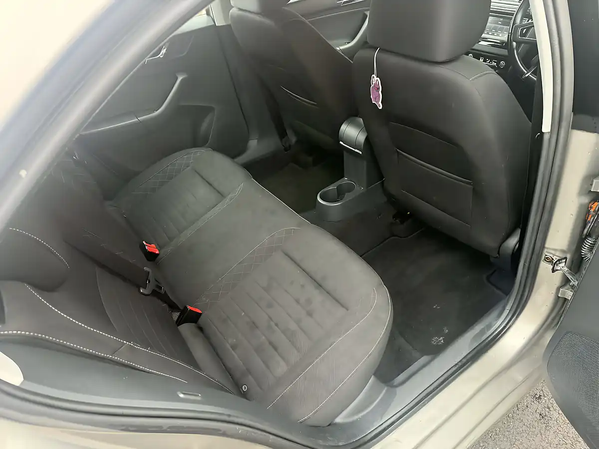 Used 2017 Skoda Rapid - Interior and Exterior details 13
