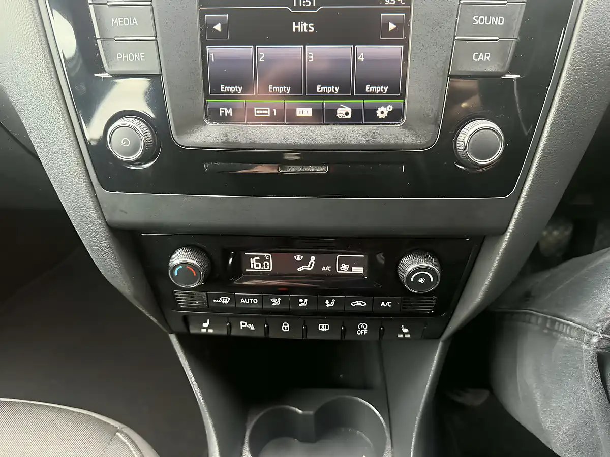 Used 2017 Skoda Rapid - Interior and Exterior details 17