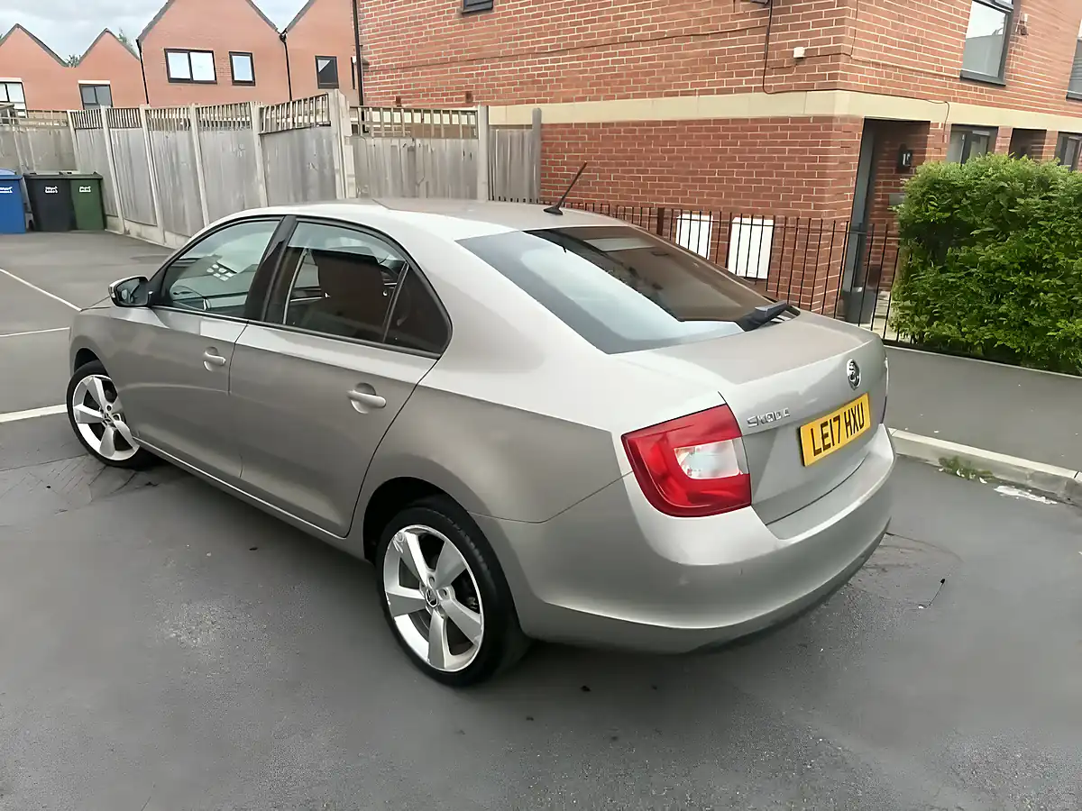 Used 2017 Skoda Rapid - Interior and Exterior details 4