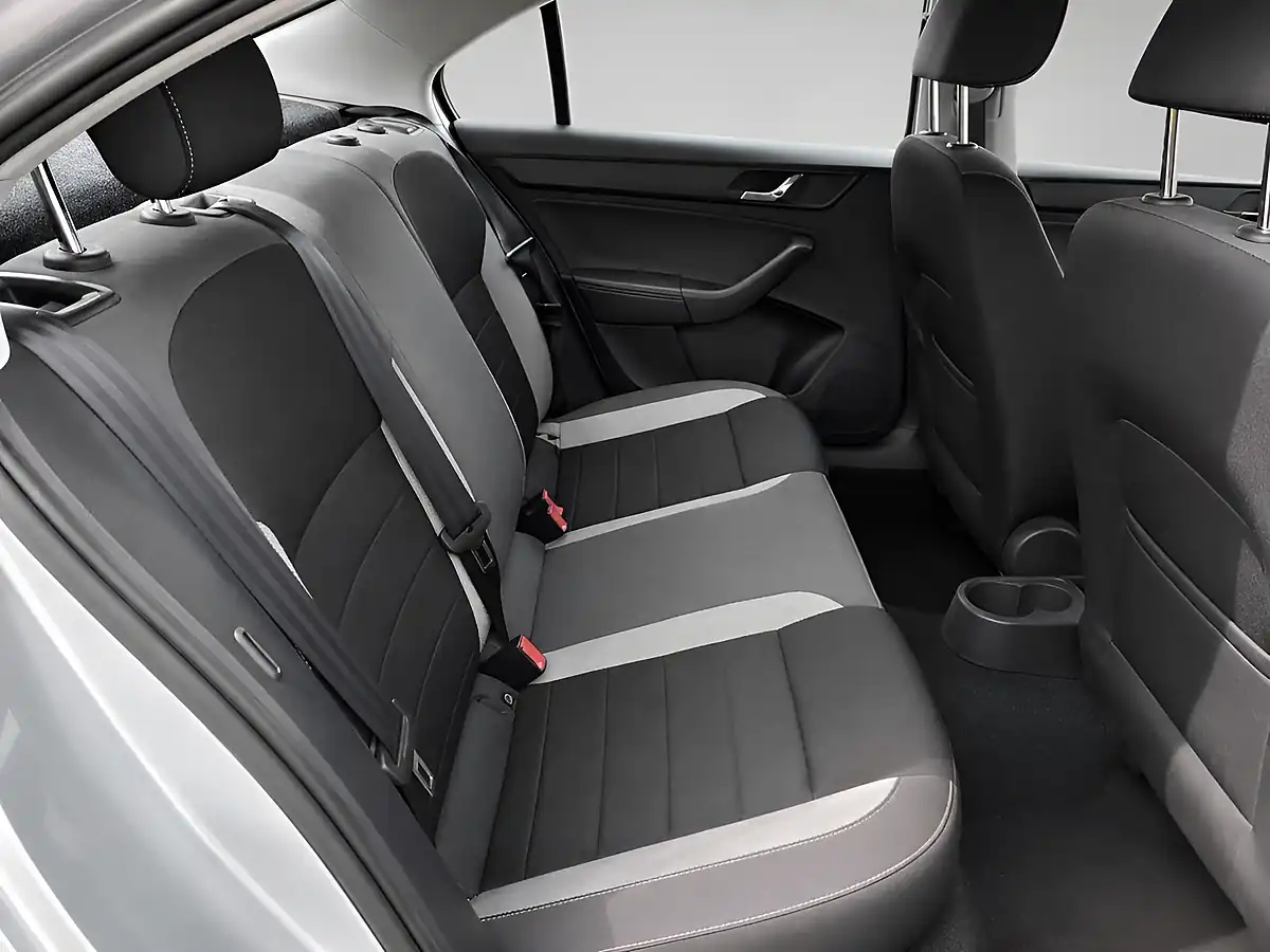 Used 2017 Skoda Rapid Se Edition Silver - Interior and Exterior details 7