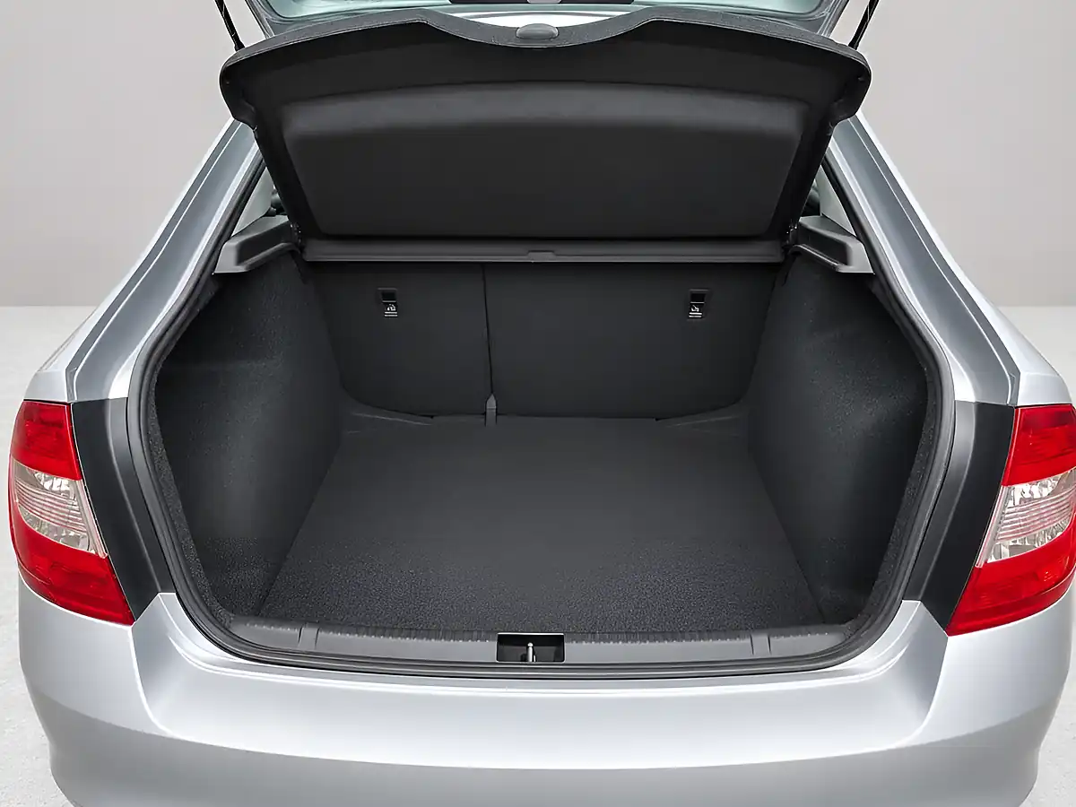 Used 2017 Skoda Rapid Se Edition Silver - Interior and Exterior details 8