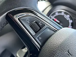 Used 2017 Skoda Rapid Se L Silver - Interior and Exterior details 11