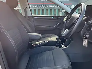 Used 2017 Skoda Rapid Se L Silver - Interior and Exterior details 15