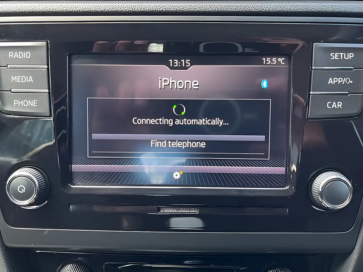 Used 2017 Skoda Rapid Se L Silver - Interior and Exterior details 12