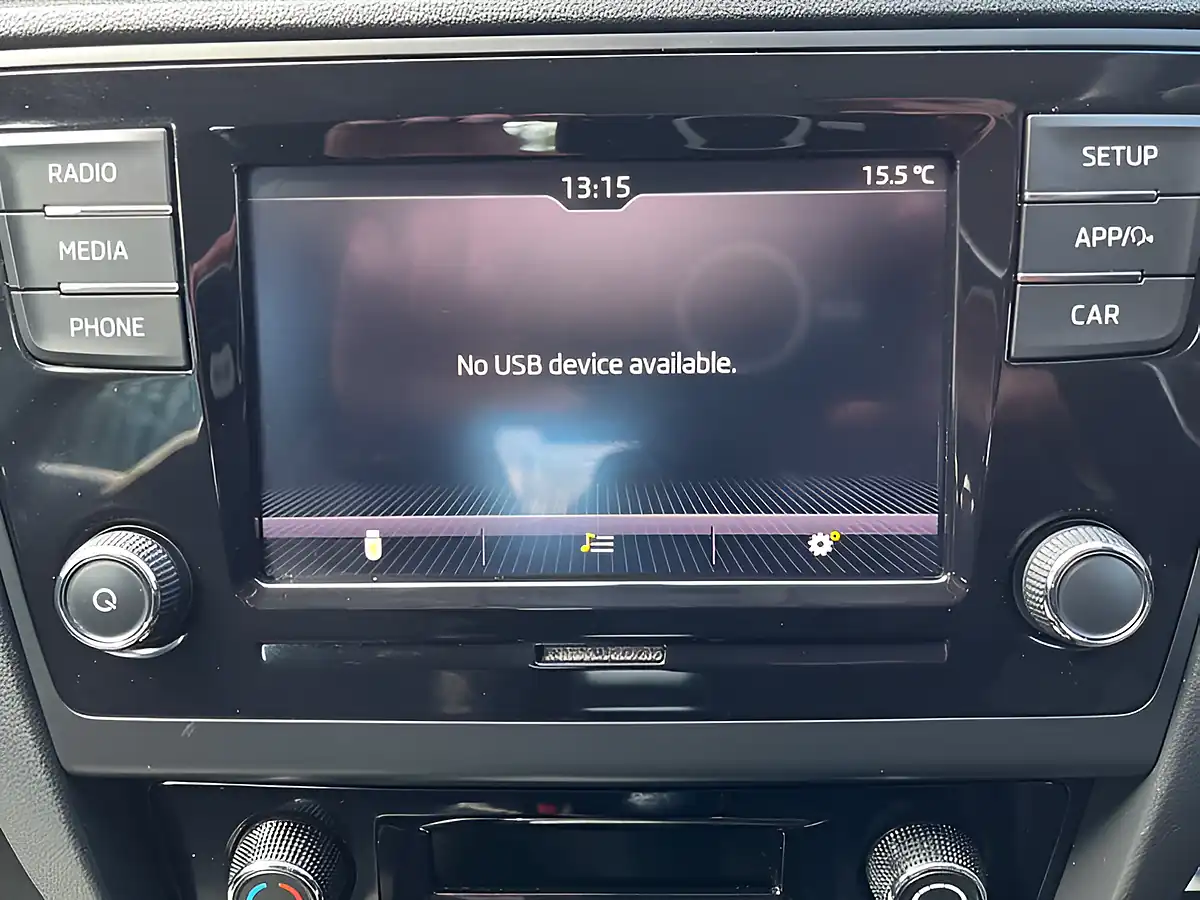 Used 2017 Skoda Rapid Se L Silver - Interior and Exterior details 14