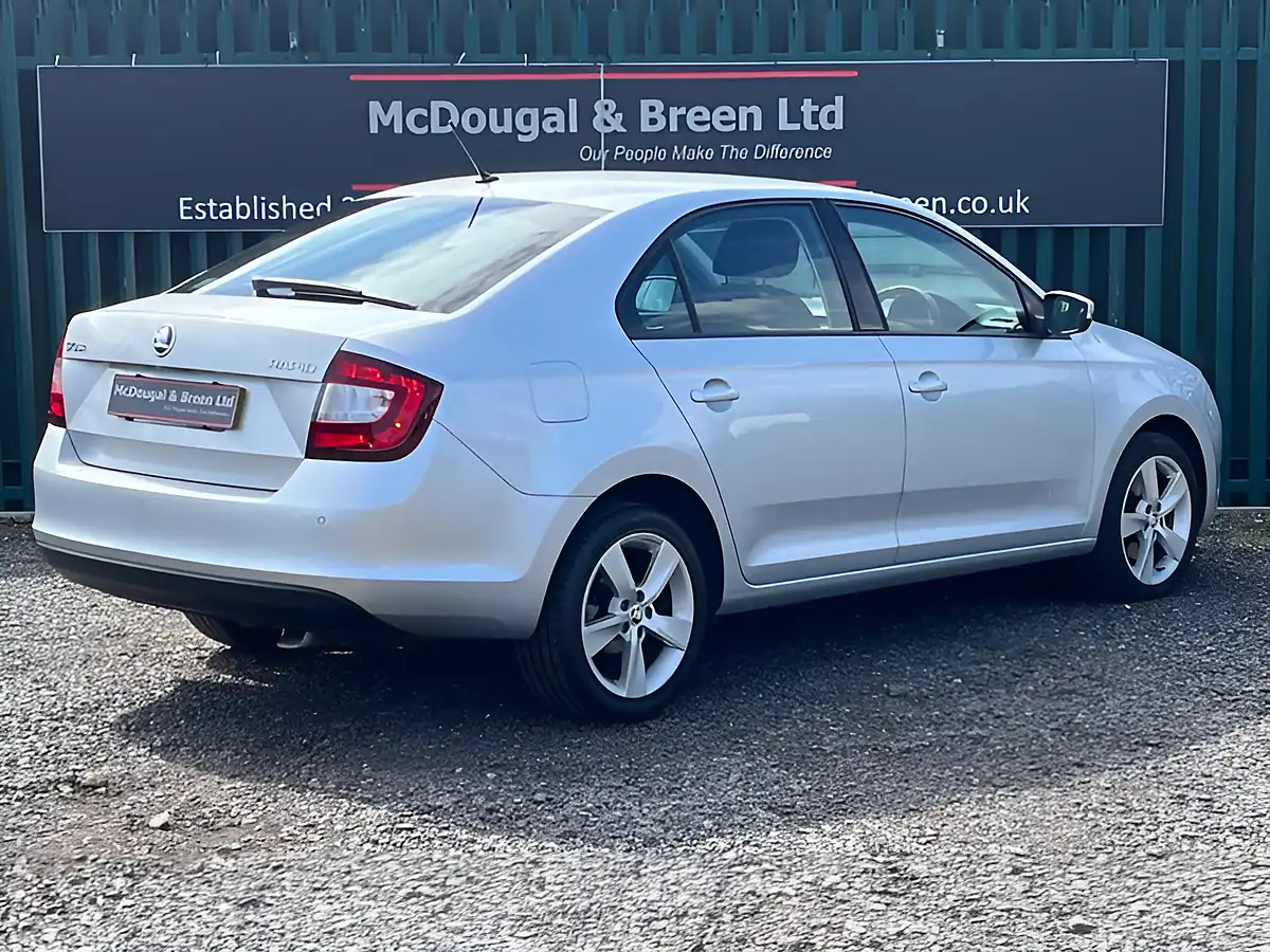 Used 2017 Skoda Rapid Se L Silver - Interior and Exterior details 5