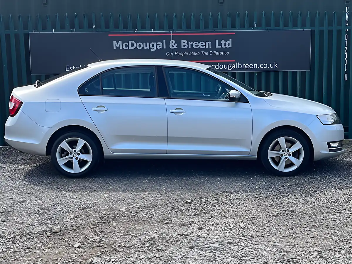 Used 2017 Skoda Rapid Se L Silver - Interior and Exterior details 6