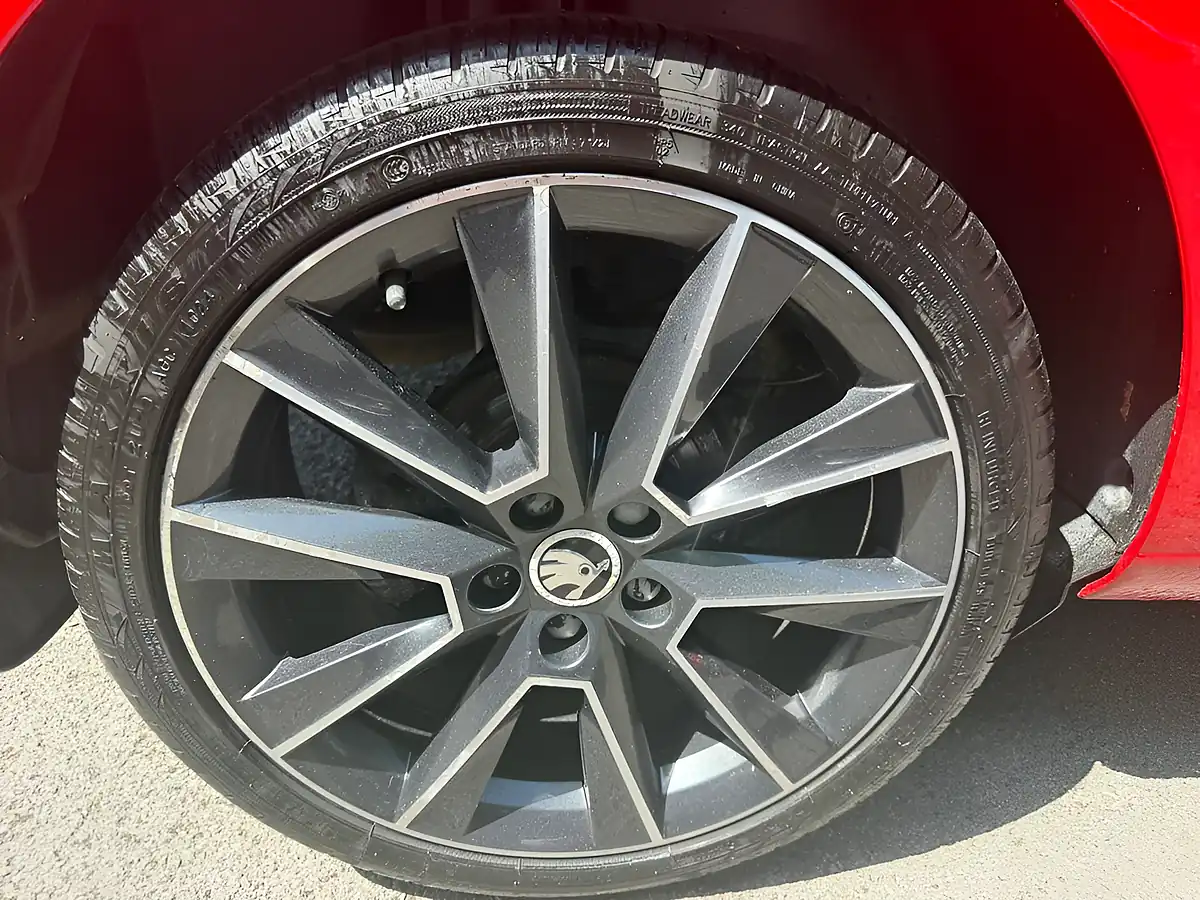 Used 2017 Skoda Rapid Spaceback Se Sport Red - Interior and Exterior details 11