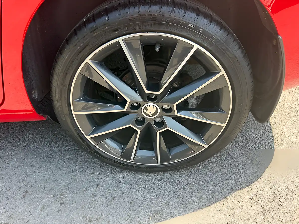 Used 2017 Skoda Rapid Spaceback Se Sport Red - Interior and Exterior details 14