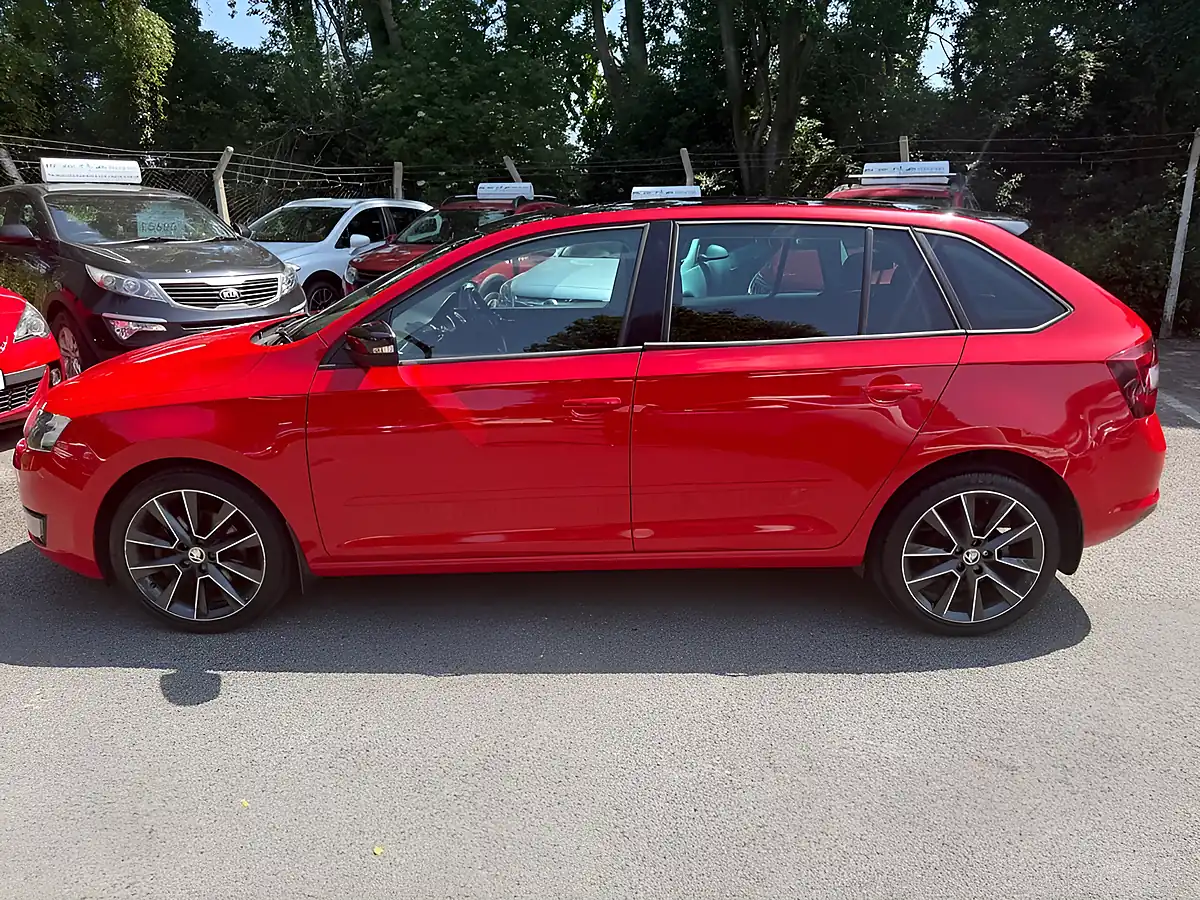 Used 2017 Skoda Rapid Spaceback Se Sport Red - Interior and Exterior details 4