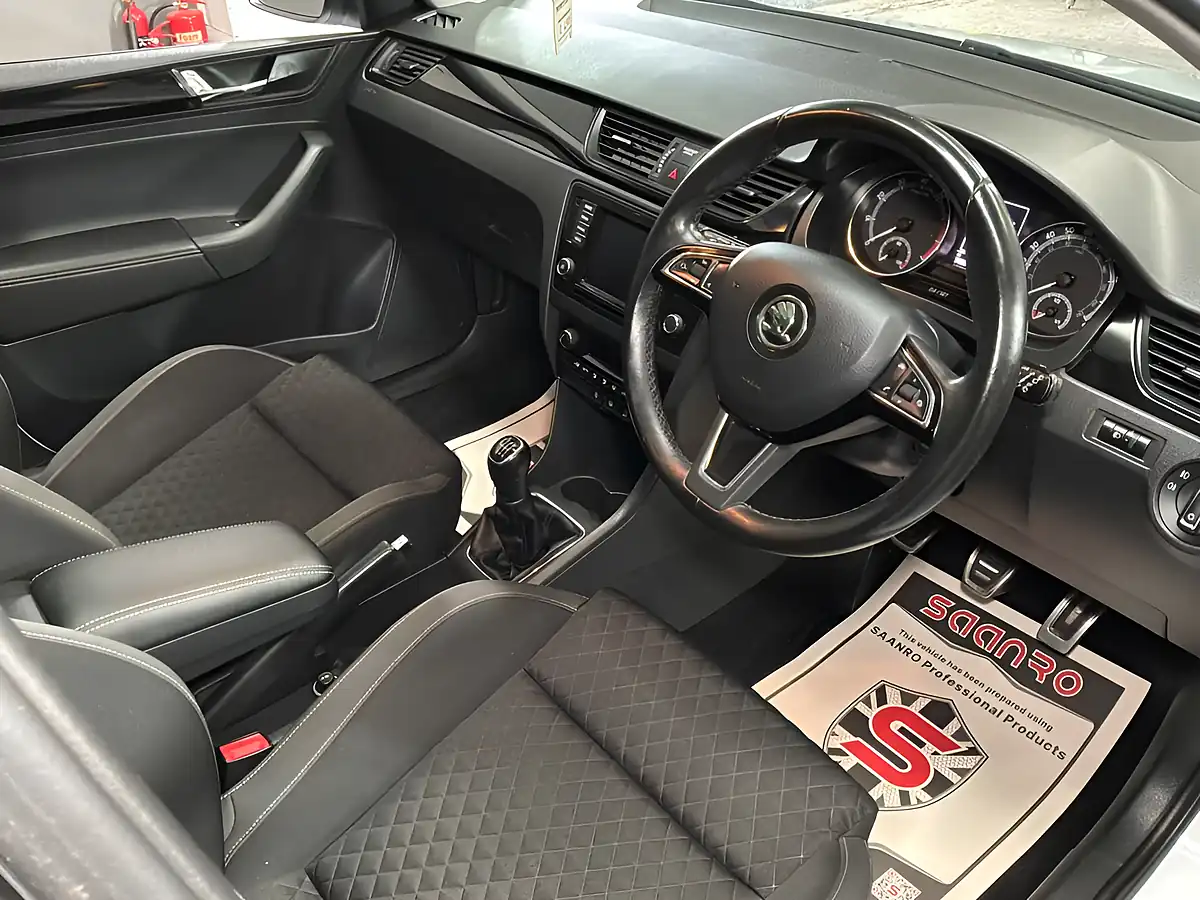 Used 2017 Skoda Rapid Spaceback Se Sport White - Interior and Exterior details 10