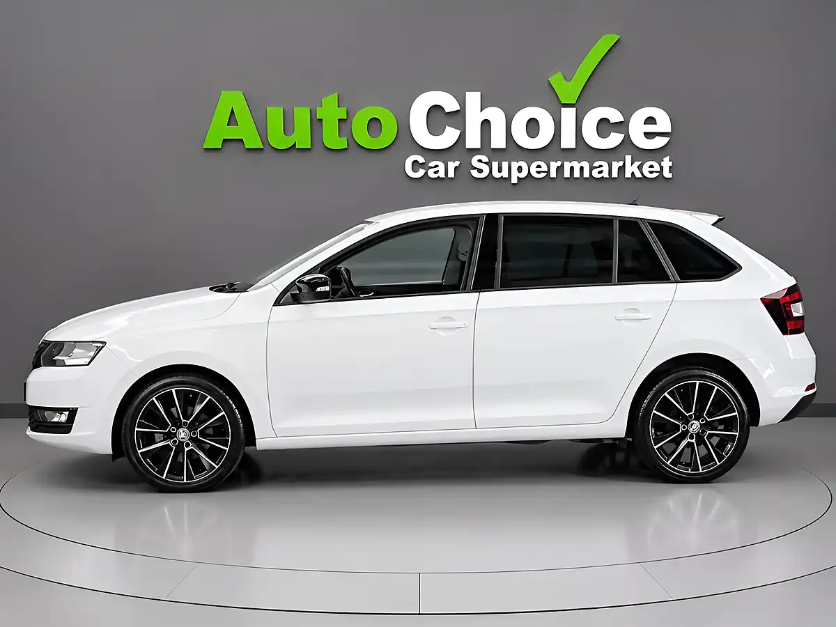 Used 2017 Skoda Rapid Spaceback Se Sport White - Interior and Exterior details 4