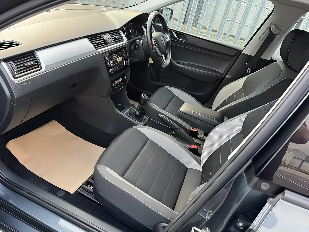 Used 2017 Skoda Rapid Spaceback Se Tech Grey - Interior and Exterior details 10