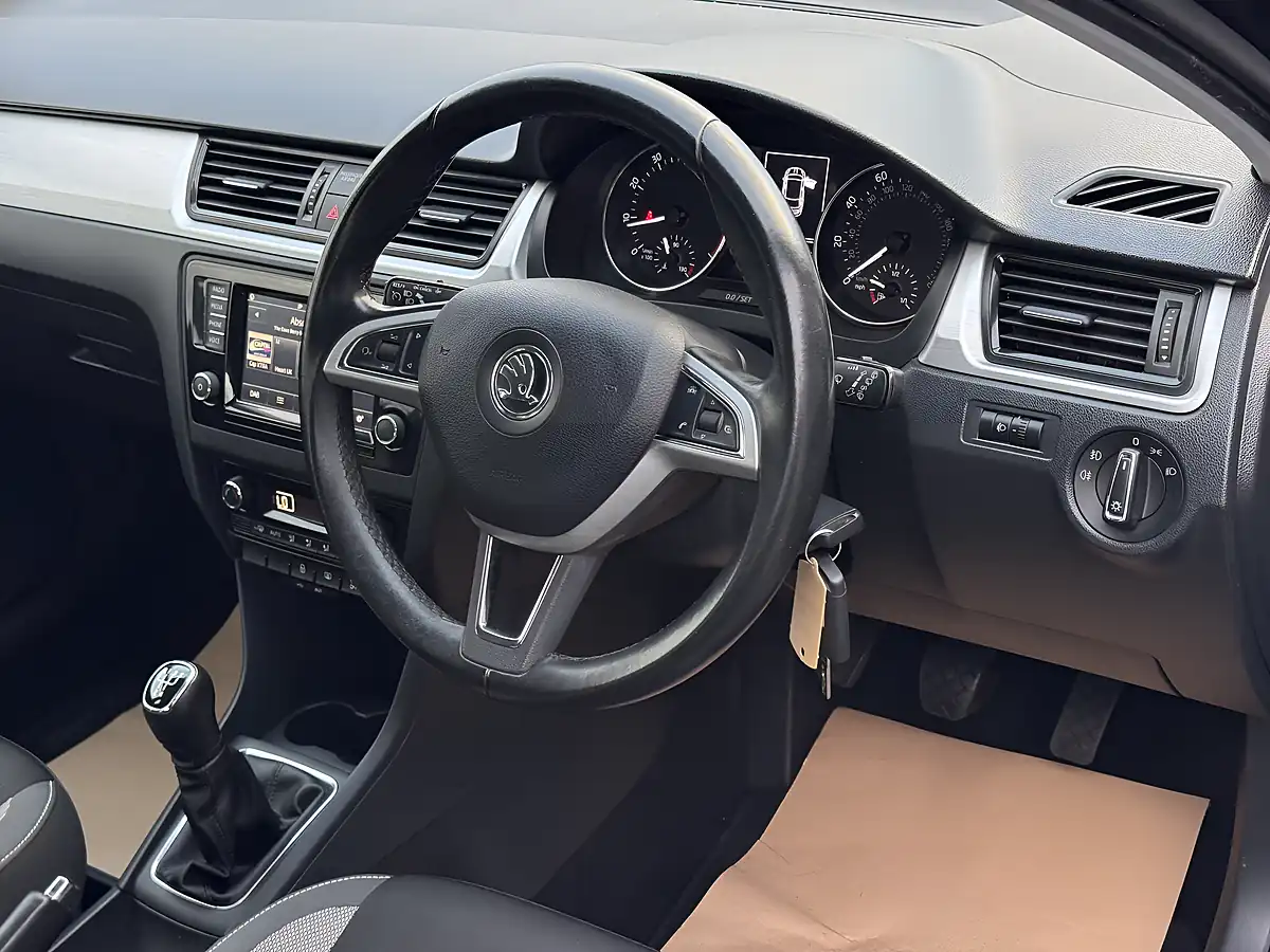 Used 2017 Skoda Rapid Spaceback Se Tech Grey - Interior and Exterior details 14