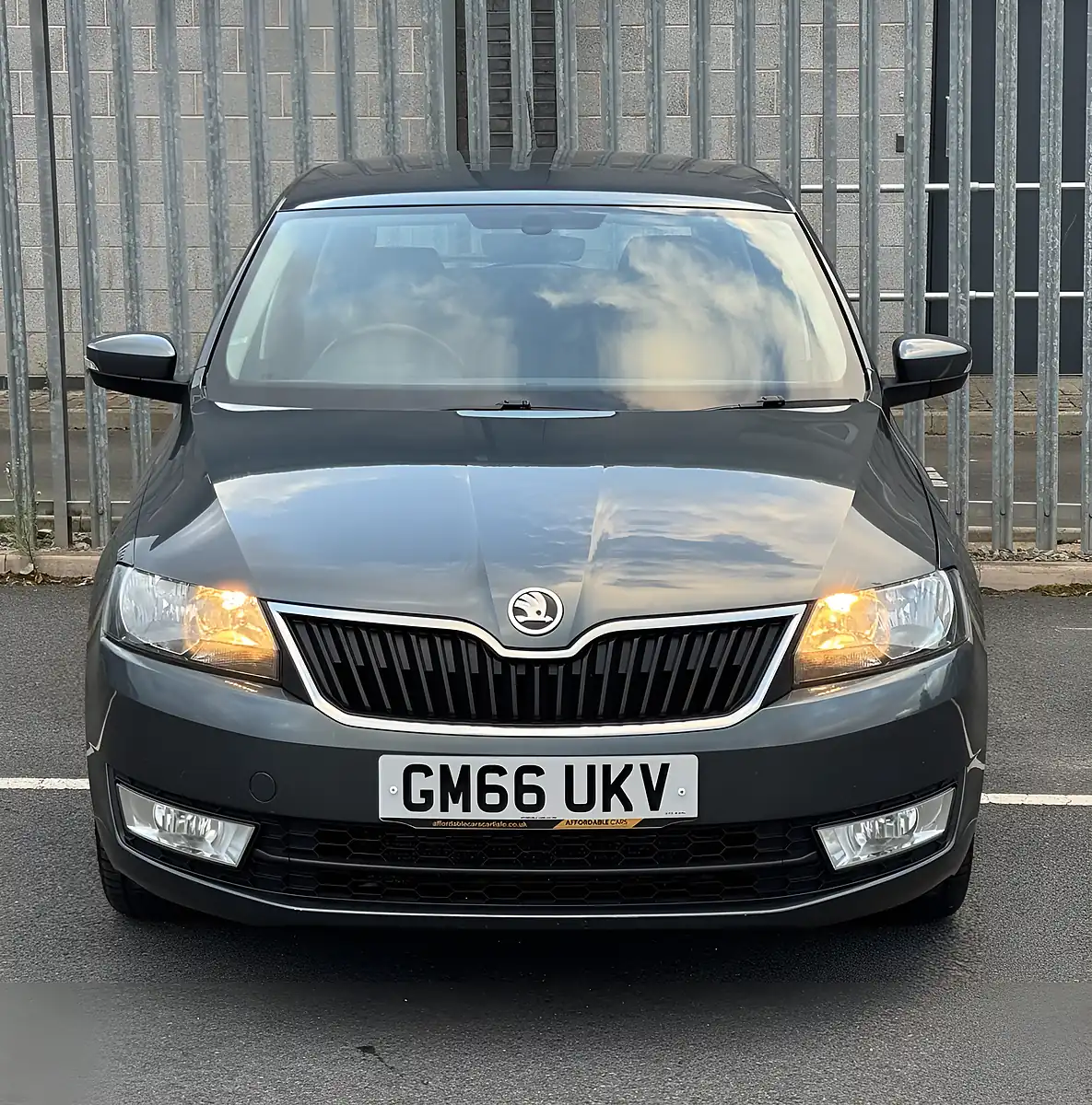 Used 2017 Skoda Rapid Spaceback Se Tech Grey - Interior and Exterior details 3