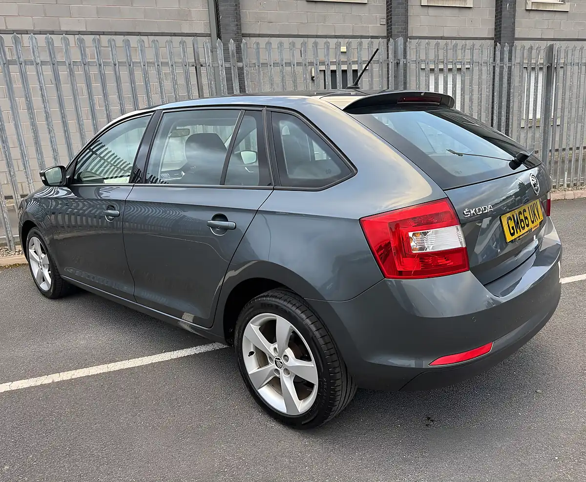 Used 2017 Skoda Rapid Spaceback Se Tech Grey - Interior and Exterior details 4