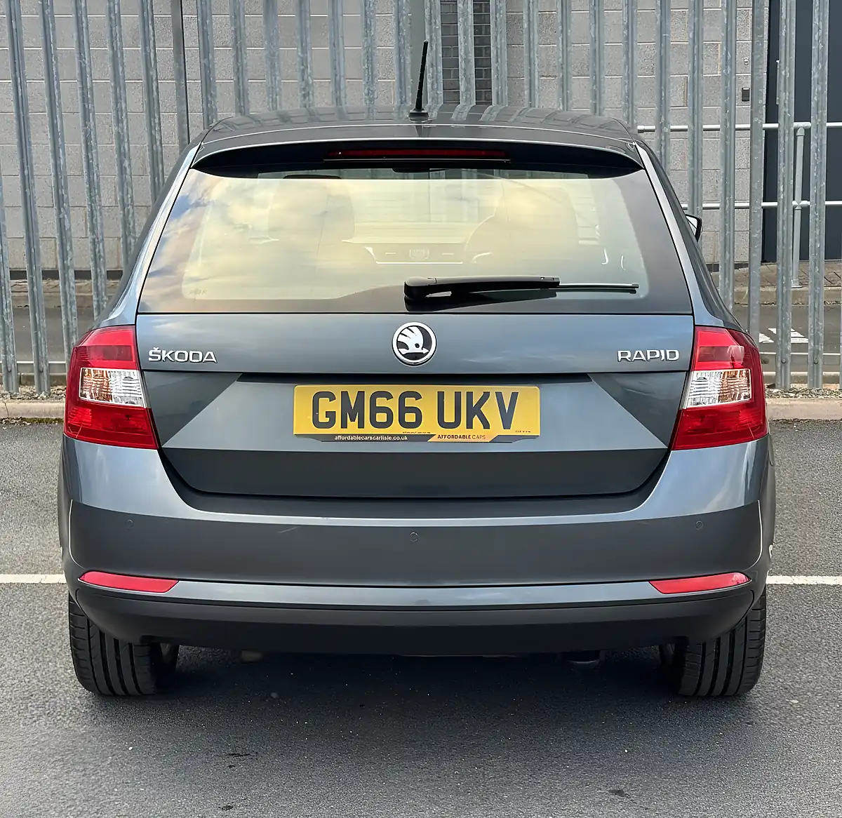 Used 2017 Skoda Rapid Spaceback Se Tech Grey - Interior and Exterior details 6