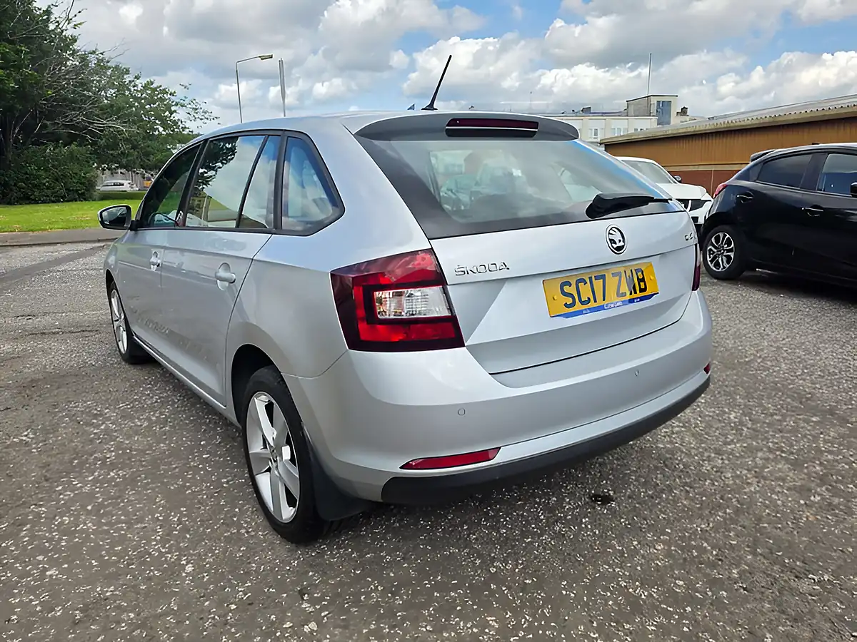 Used 2017 Skoda Rapid Spaceback Se Tech Silver - Interior and Exterior details 10