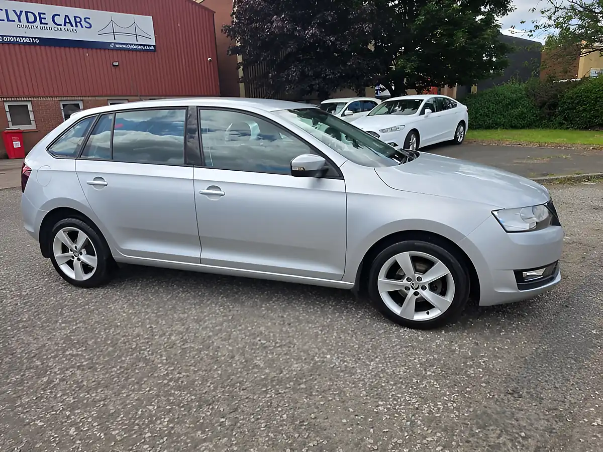 Used 2017 Skoda Rapid Spaceback Se Tech Silver - Interior and Exterior details 13