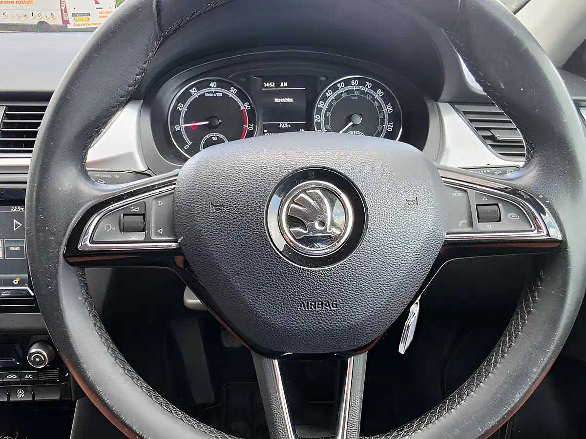 Used 2017 Skoda Rapid Spaceback Se Tech Silver - Interior and Exterior details 19