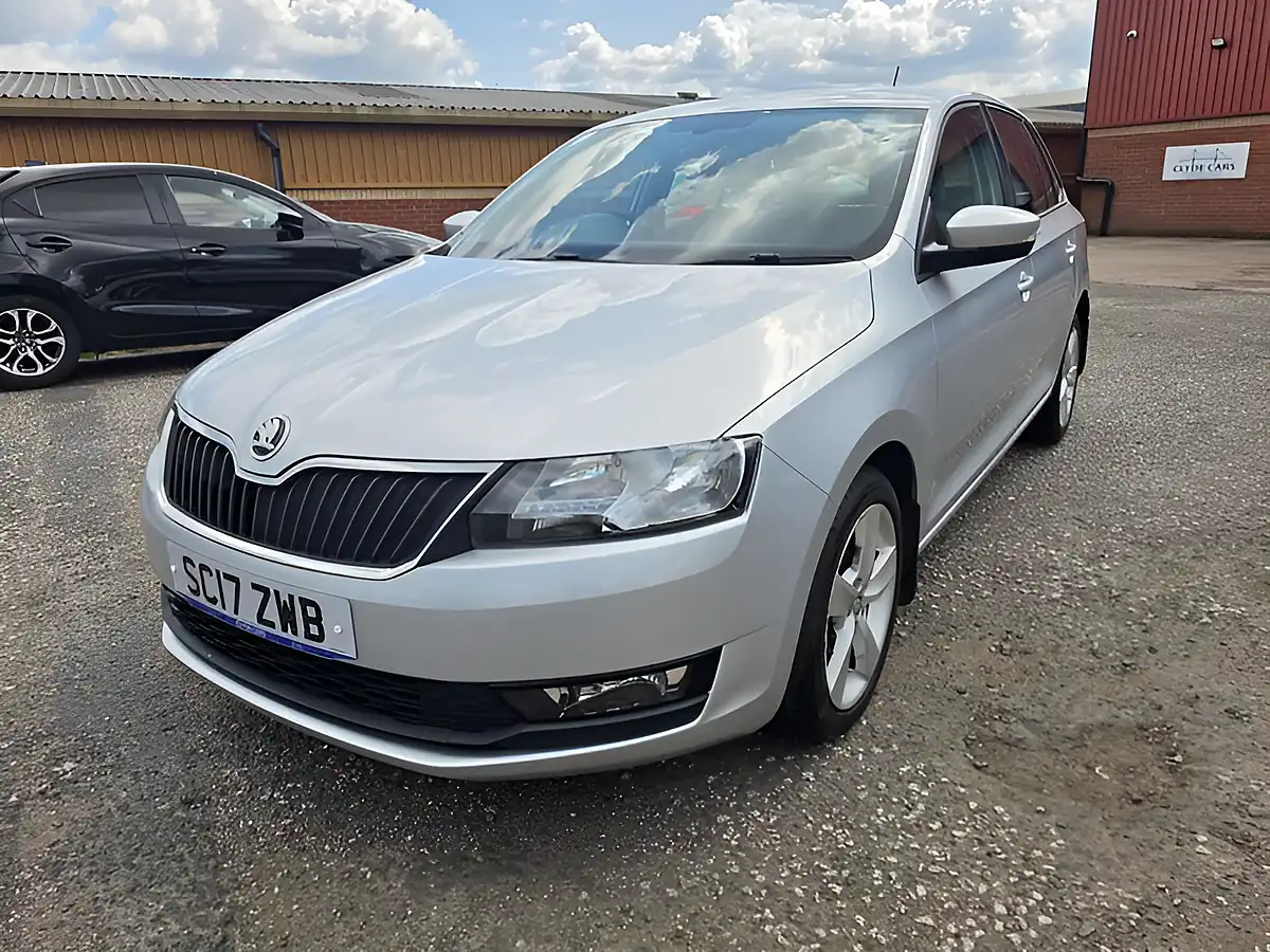 Used 2017 Skoda Rapid Spaceback Se Tech Silver - Interior and Exterior details 4