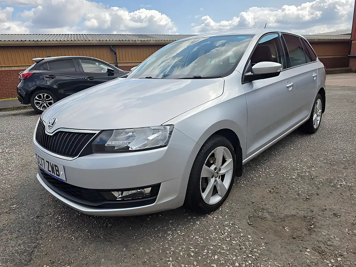 Used 2017 Skoda Rapid Spaceback Se Tech Silver - Interior and Exterior details 5