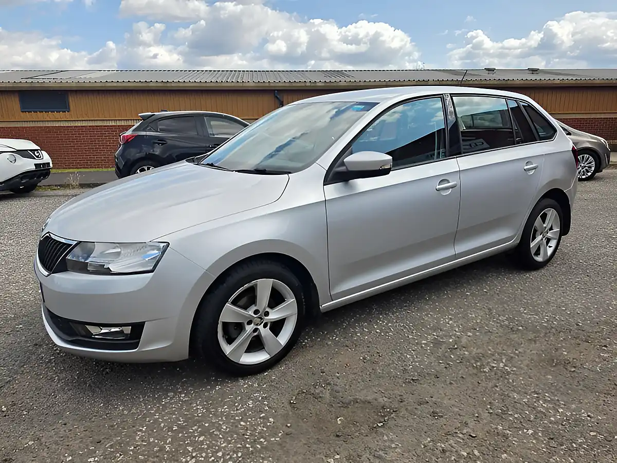 Used 2017 Skoda Rapid Spaceback Se Tech Silver - Interior and Exterior details 6