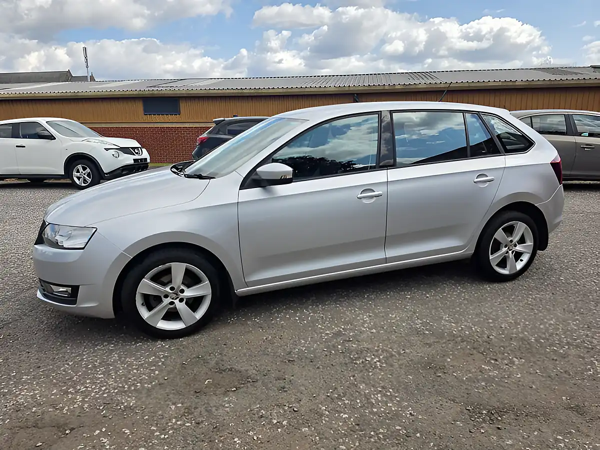 Used 2017 Skoda Rapid Spaceback Se Tech Silver - Interior and Exterior details 7