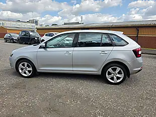 Used 2017 Skoda Rapid Spaceback Se Tech Silver - Interior and Exterior details 9