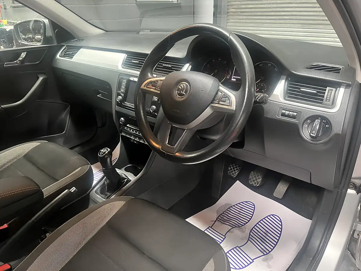 Used 2017 Skoda Rapid Spaceback Se Tech Silver - Interior and Exterior details 10