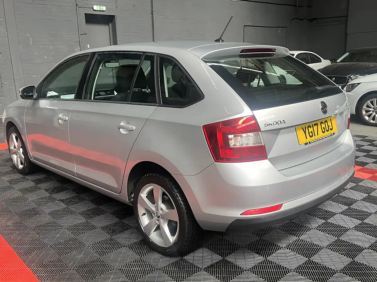 Used 2017 Skoda Rapid Spaceback Se Tech Silver - Interior and Exterior details 11