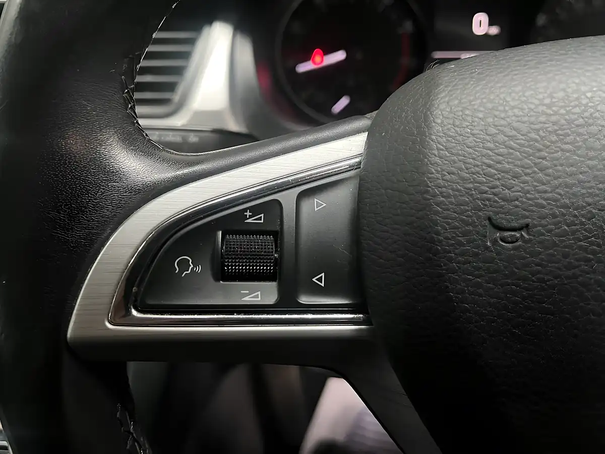 Used 2017 Skoda Rapid Spaceback Se Tech Silver - Interior and Exterior details 15