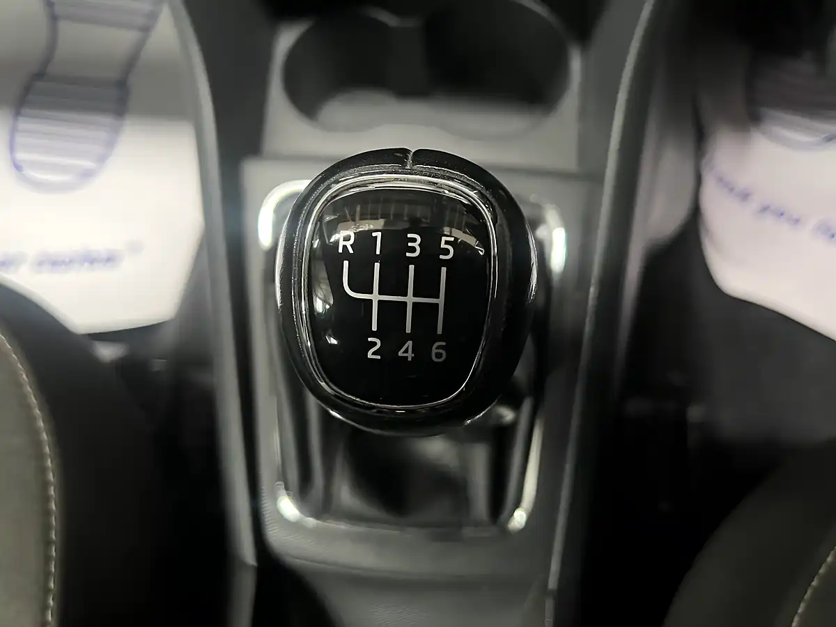 Used 2017 Skoda Rapid Spaceback Se Tech Silver - Interior and Exterior details 17