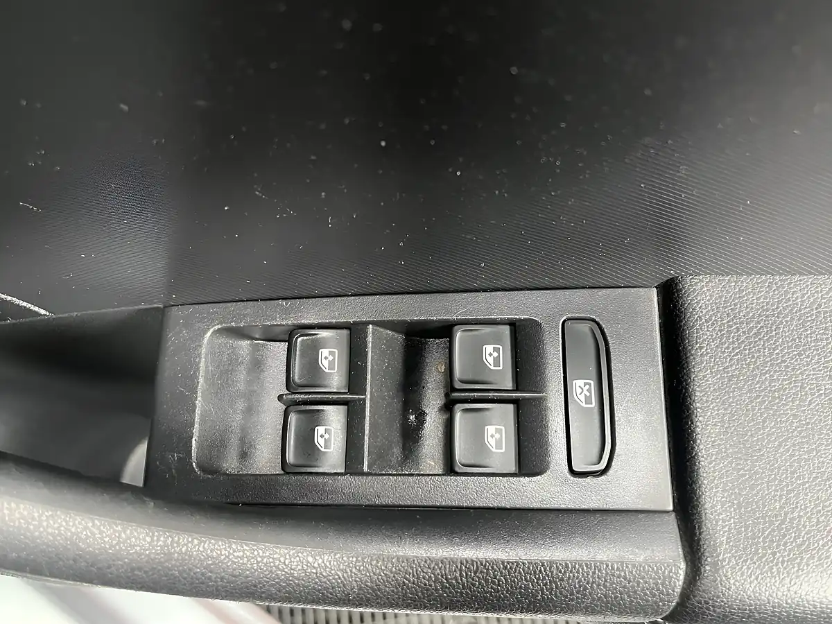 Used 2017 Skoda Rapid Spaceback Se Tech Silver - Interior and Exterior details 19