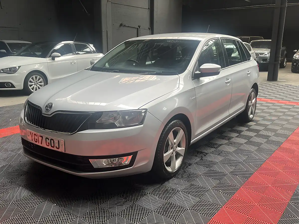 Used 2017 Skoda Rapid Spaceback Se Tech Silver - Interior and Exterior details 4