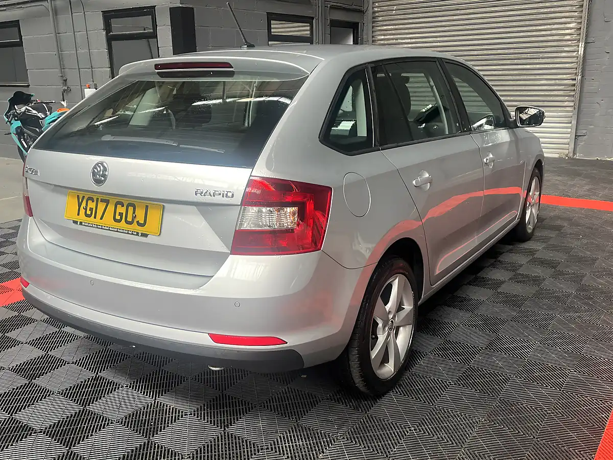 Used 2017 Skoda Rapid Spaceback Se Tech Silver - Interior and Exterior details 9